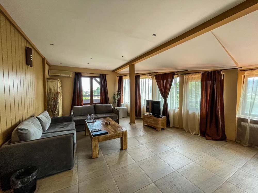 Complex Katalina Hotell Tsigov Chark Exteriör bild