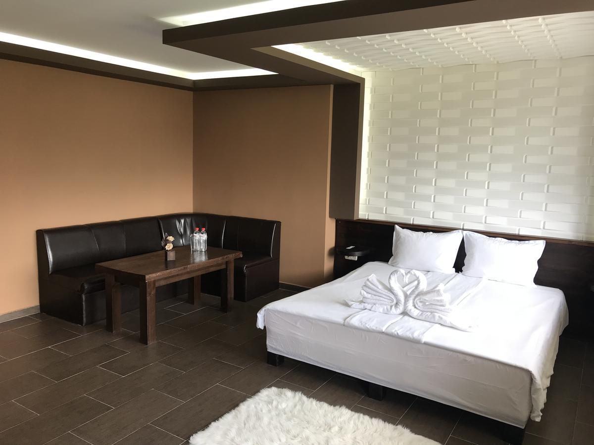 Complex Katalina Hotell Tsigov Chark Exteriör bild