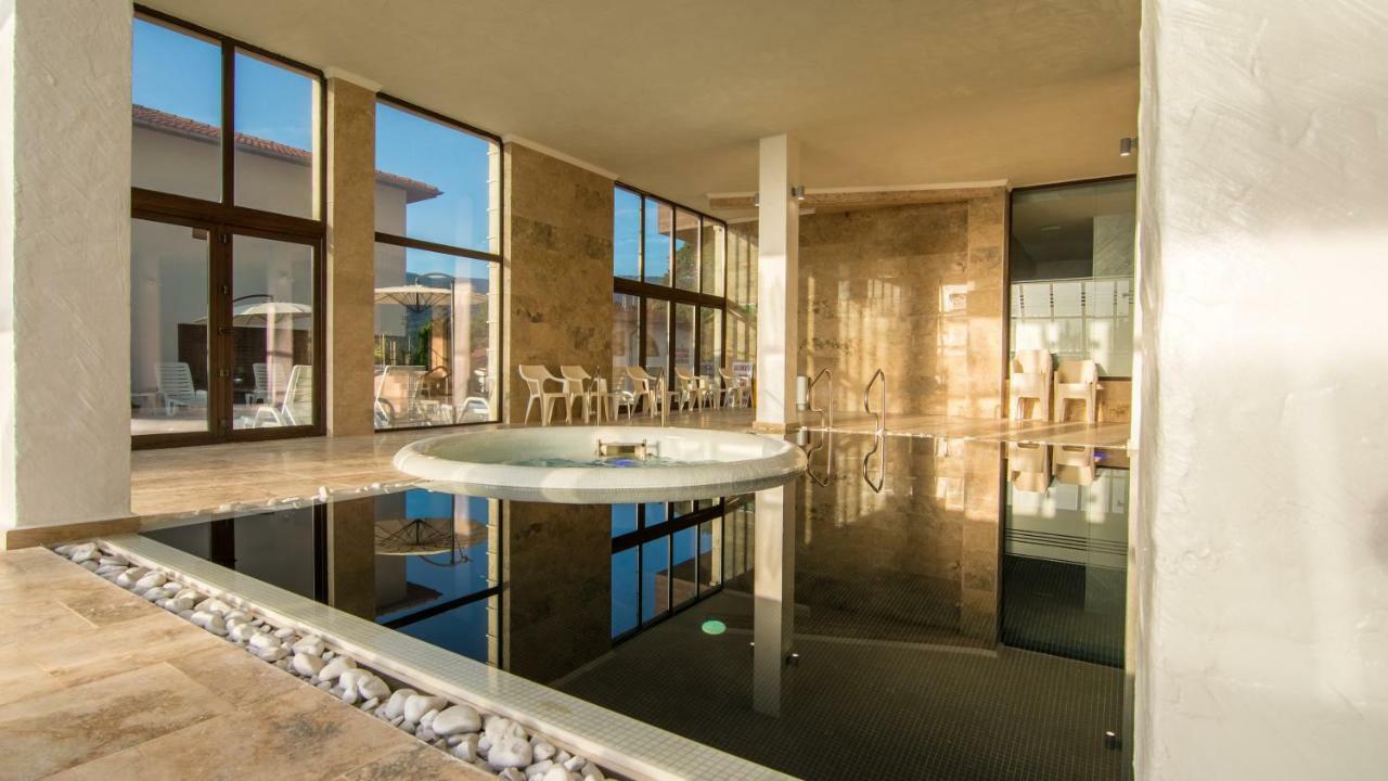 Complex Katalina Hotell Tsigov Chark Exteriör bild